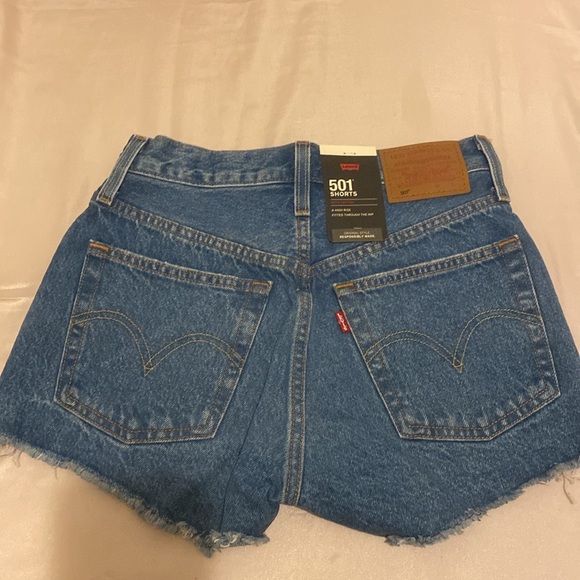 Levi’s 501 Denim Shorts. Brand new with tags. Size 24 - Picture 2 of 5
